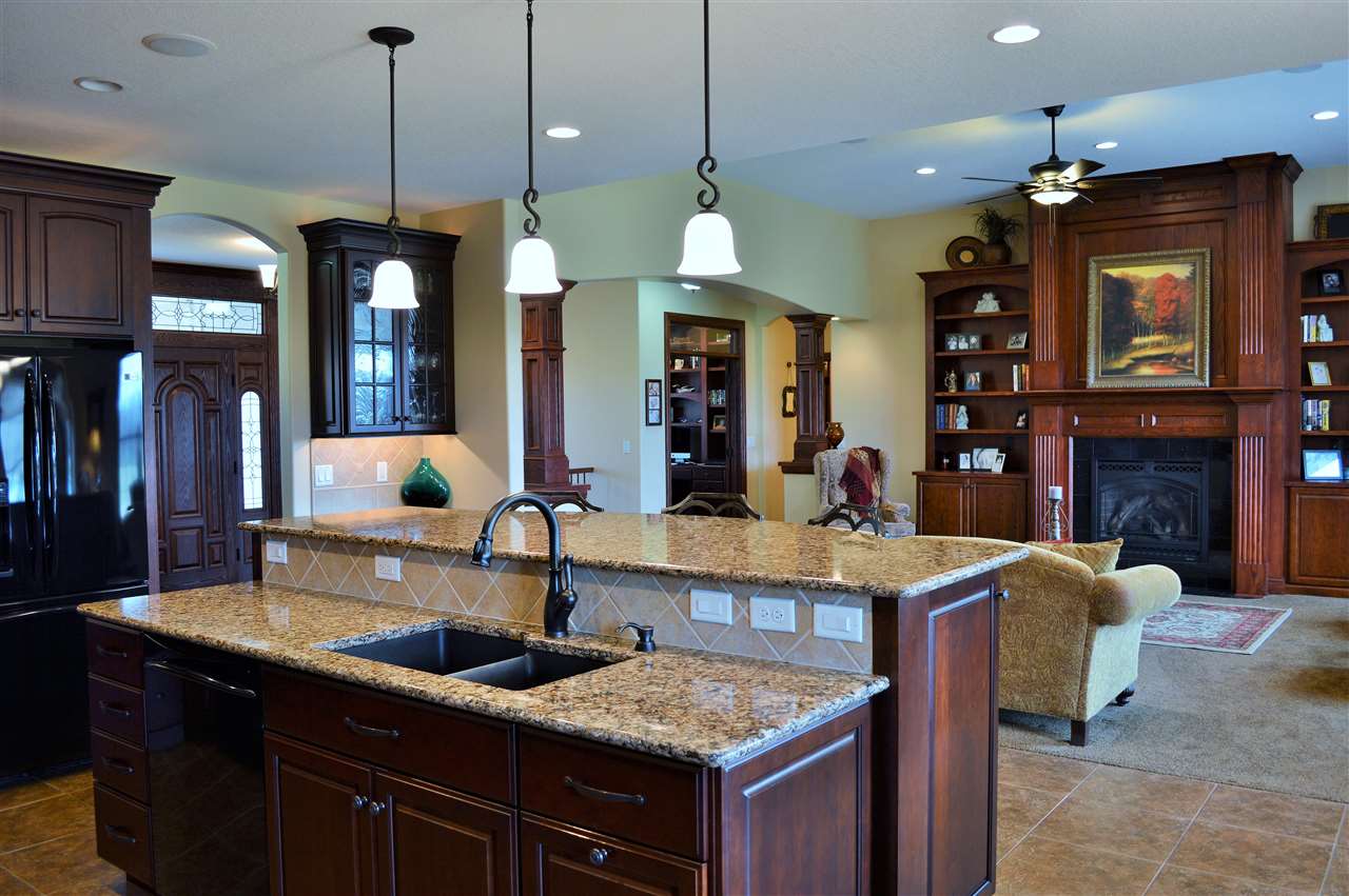 22PEBBLE CREEK Circle, Le Claire, IA 52753