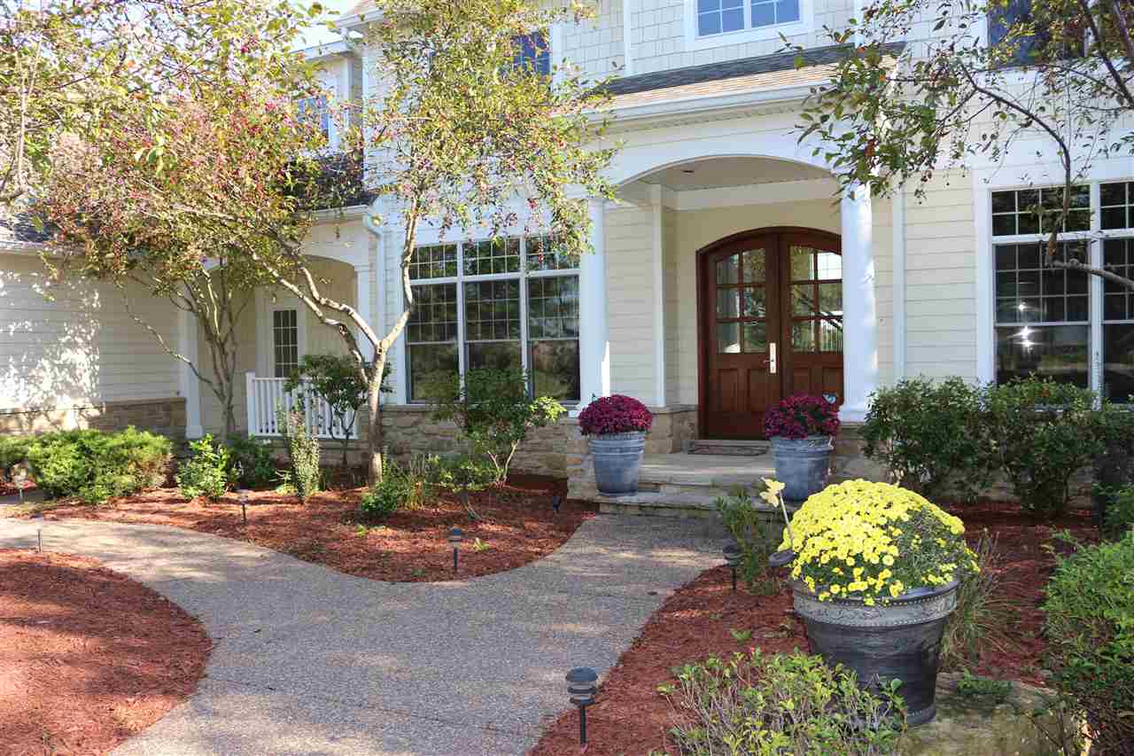 3PEBBLE CREEK, Le Claire, IA 52753