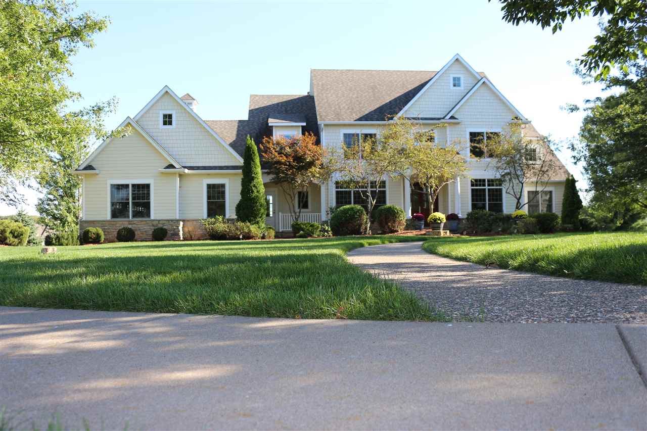 3PEBBLE CREEK, Le Claire, IA 52753