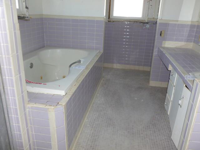 312 Broadway StNichols, IA, 52766Muscatine County