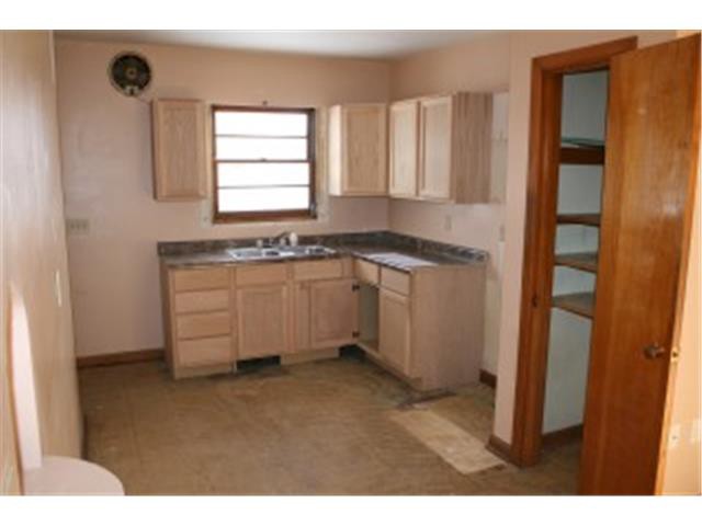 2344 - 2346 W 3rd StDavenport, IA, 52802Scott County