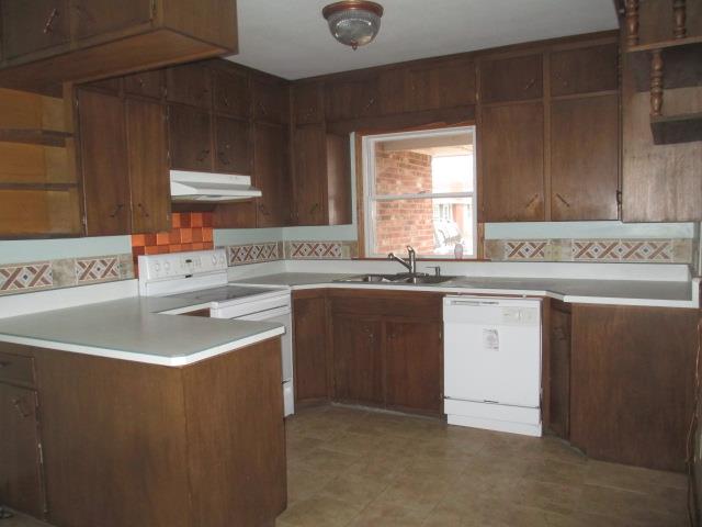 2879 Forest RdDavenport, IA, 52803Scott County