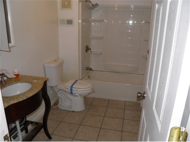 637 Kirkwood BlvdDavenport, IA, 52803Scott County