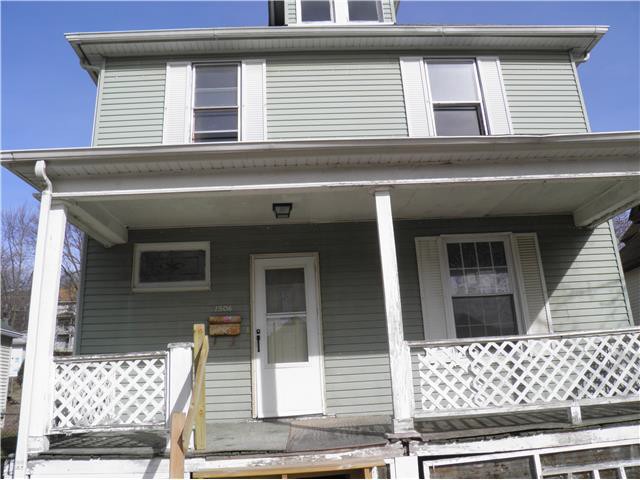 1506 W 9th StDavenport, IA, 52804Scott County