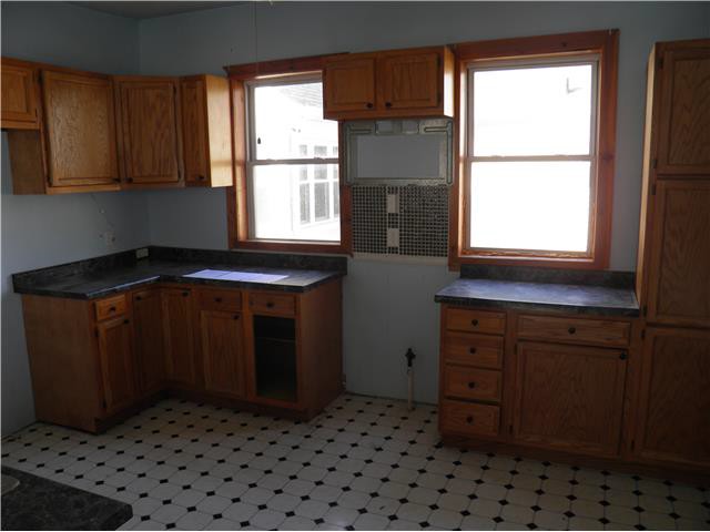 1506 W 9th StDavenport, IA, 52804Scott County