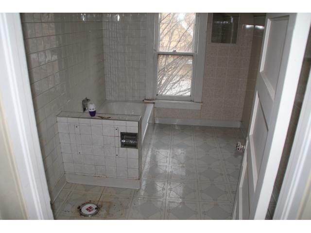 2118 N Sturdevant StDavenport, IA, 52804Scott County