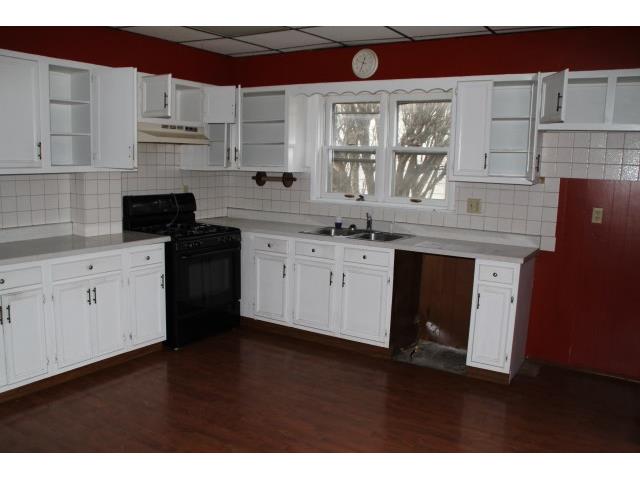 2118 N Sturdevant StDavenport, IA, 52804Scott County