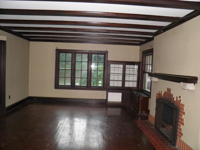 1027 Wilkes AveDavenport, IA, 52804Scott County