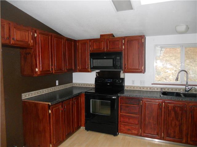 220 Pinetree DrivePinehurst, ID, 83850Shoshone County