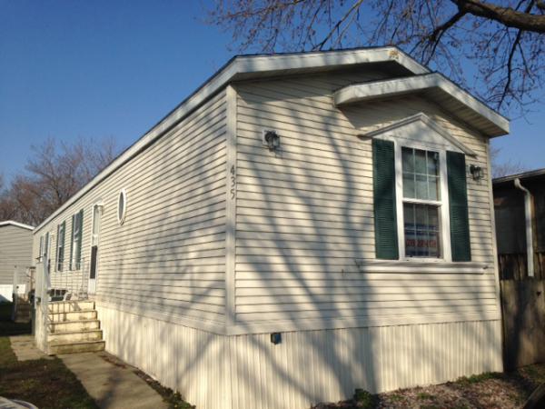 Blackhawk Estates 400 W. Touny AveDes Plaines, IL 60018