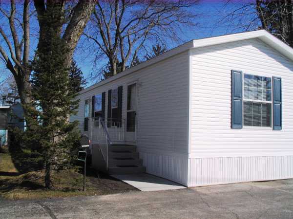 Chain O Lakes Mobile Homes North east corner of Route 120 and Fairfield Road on N West LaneGrayslake, IL 60030