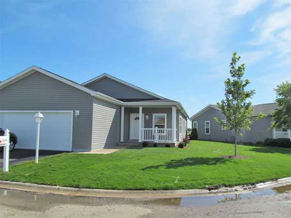 Saddlebrook Farms334 Legacy CourtGrayslake, IL 60030