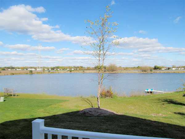 Saddlebrook Farms334 Legacy CourtGrayslake, IL 60030