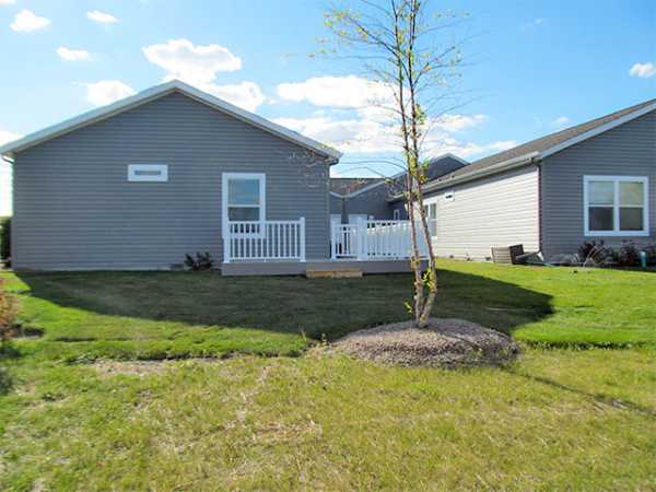 Saddlebrook Farms334 Legacy CourtGrayslake, IL 60030