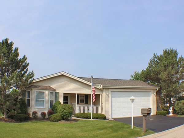 Saddlebrook Farms1602 Turf CourtGrayslake, IL 60030