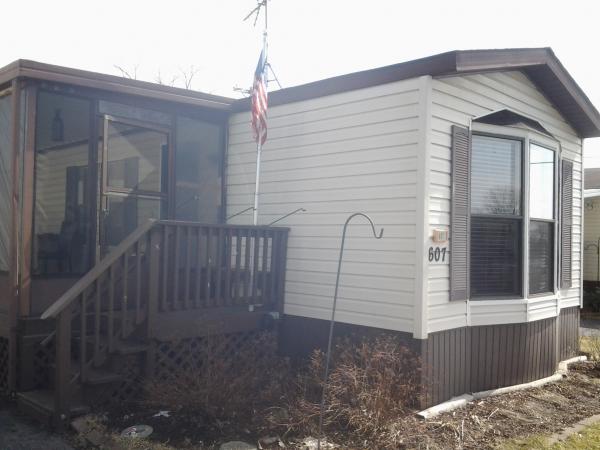 Spring Lake Mobile Home Estates607 Mable LnBartlett, IL 60103