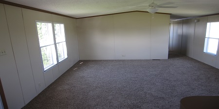 Southmoor Estates Manufactured Home Community 1009 S. Ninth StreetDekalb, IL 60115