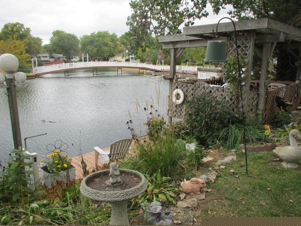 Willow Lake Estates1122 Lakewood RoadElgin, IL 60123