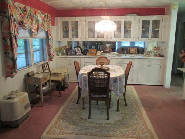 Willow Lake Estates1122 Lakewood RoadElgin, IL 60123