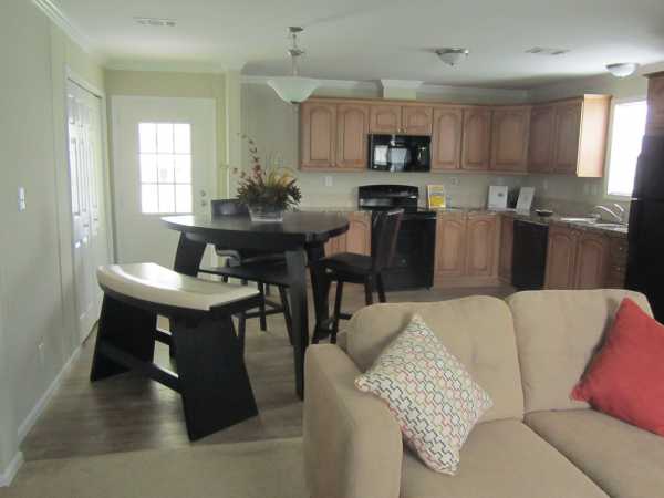 Willow Lake Estates1116 Lakeview RoadElgin, IL 60123