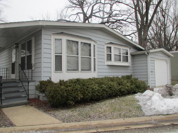 Willow Lake Estates1131 Lake TerraceElgin, IL 60123