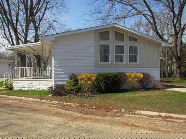 Willow Lake Estates224 Big PeninsulaElgin, IL 60123