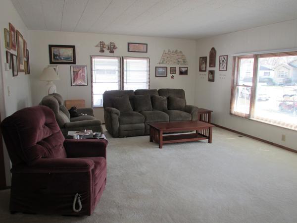 Willow Lake Estates1104 Lakewood RdElgin, IL 60123