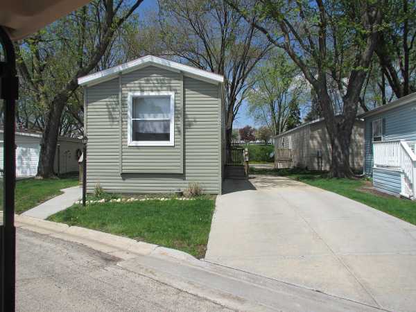 Willow Lake Estates208 Melbrooke RoadElgin, IL 60123