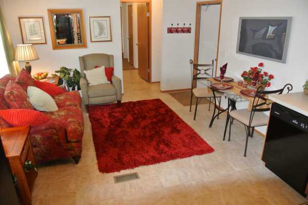 Willow Lake Estates208 Melbrooke RoadElgin, IL 60123