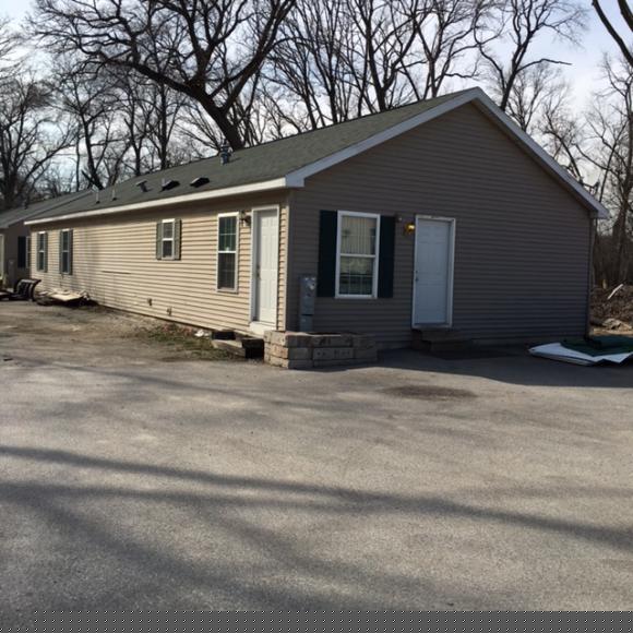 2001 N Thatcher Ave