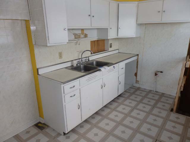 131 W 10th StChicago Heights, IL, 60411Cook County