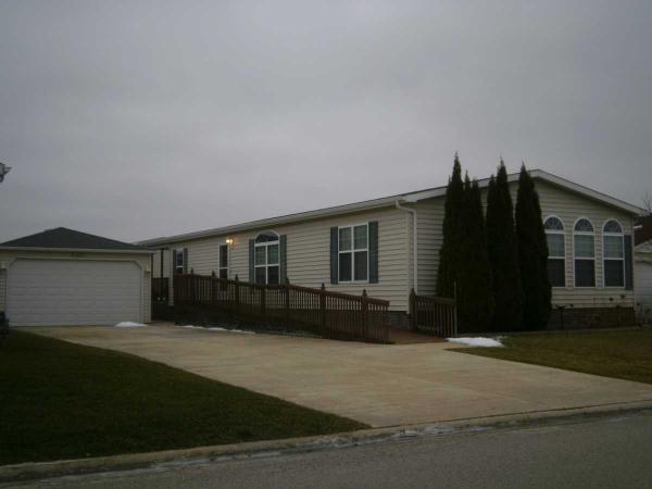 Gateway Manufactured Home Community10901 W. LaCosta Ln.Frankfort, IL 60423