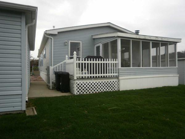 Gateway Manufactured Home Community22723 Ridge Ln.Frankfort, IL 60423