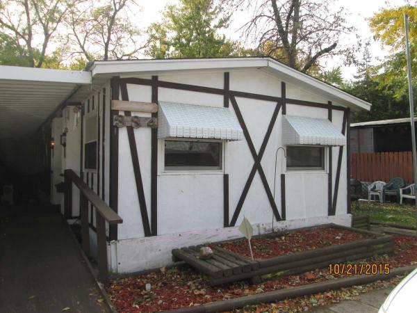 Woodridge Estates Mobile Home Park 334 Lorraine DriveFreeport, IL 61032