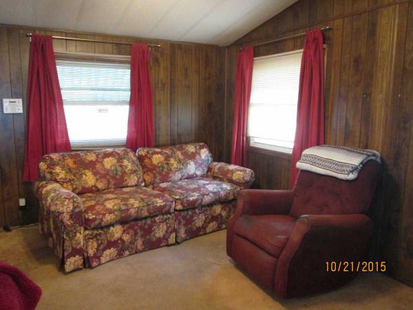 Woodridge Estates Mobile Home Park 334 Lorraine DriveFreeport, IL 61032
