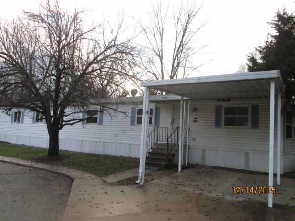 Woodridge Estates Mobile Home Park 704 Jodilyn CircleFreeport, IL 61032