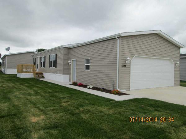 Forest Hills Village 5758 PeachstoneLoves Park, IL 61111