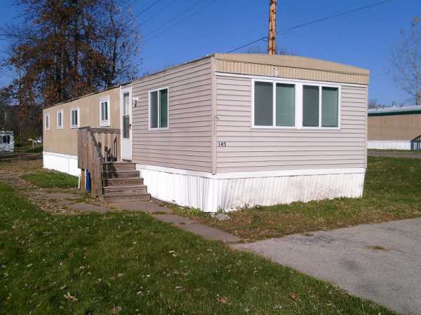 Cloverleaf Village 3415 45th Avenue A Lot 145Moline, IL 61265