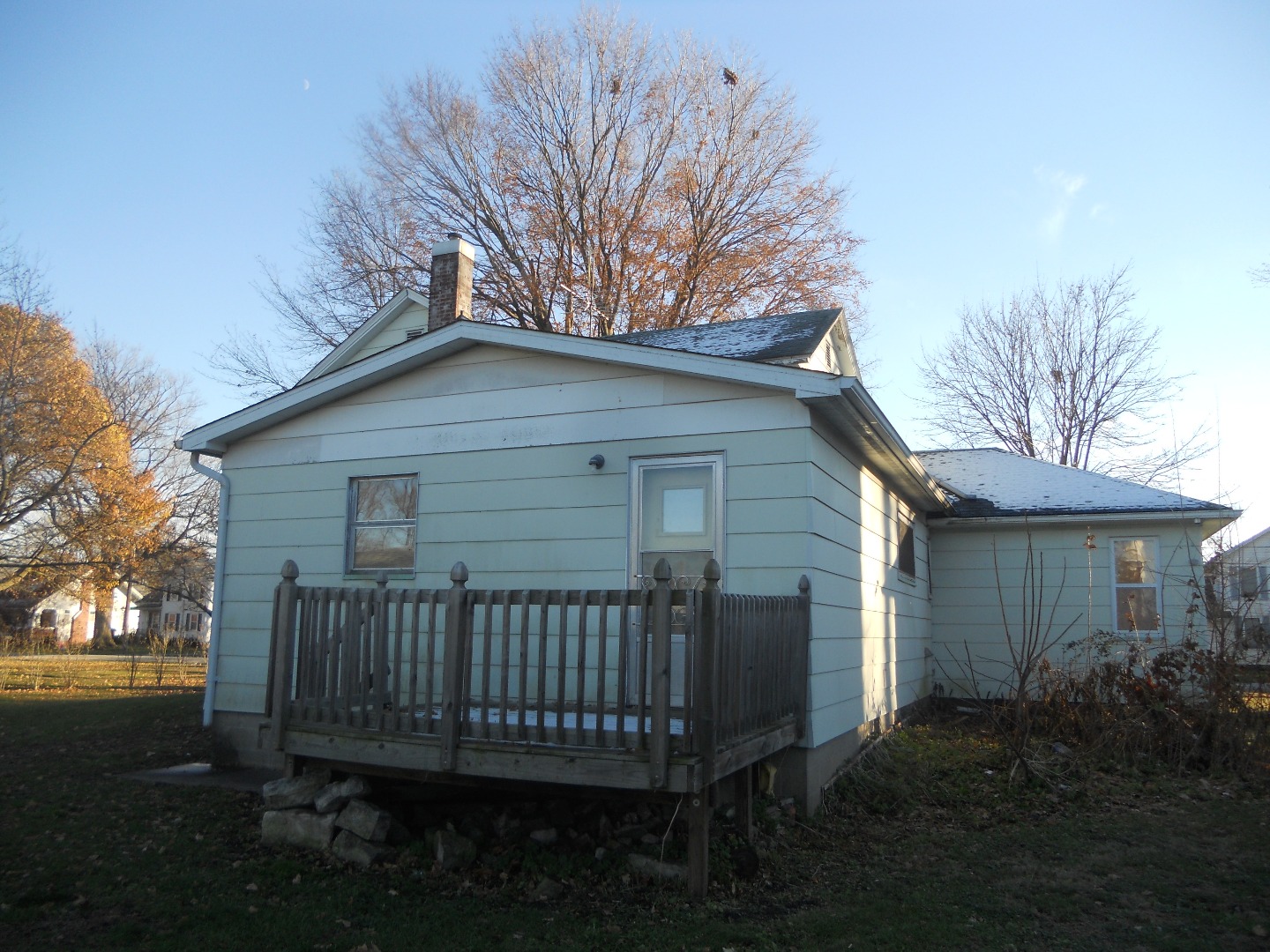 185 W Railroad StRoseville, IL, 61473Warren County