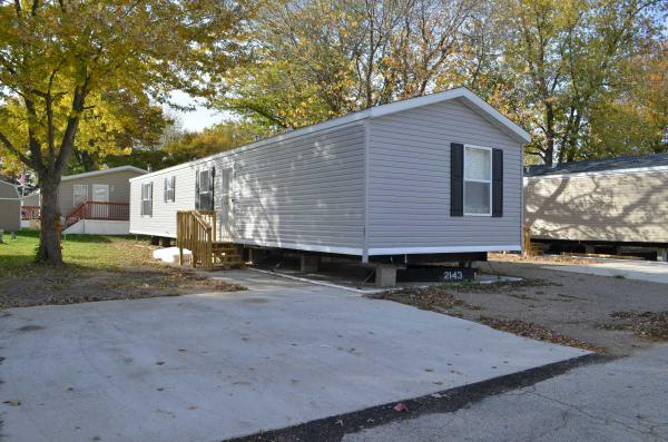 Cardinal Ridge 2402 22nd Street #31Bloomington, IL 61704