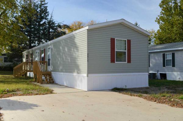 Cardinal Ridge 2402 22nd Street #8Bloomington, IL 61704