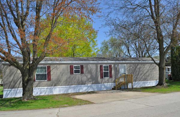 Cardinal Ridge 2402 22nd Street #11Bloomington, IL 61704