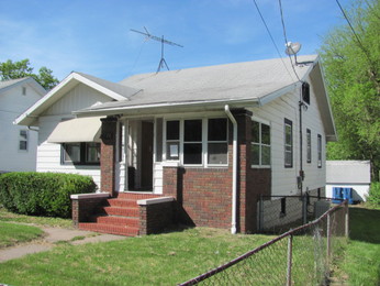 2870 Hillcrest AveAlton, IL, 62002Madison County