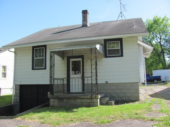 2870 Hillcrest AveAlton, IL, 62002Madison County