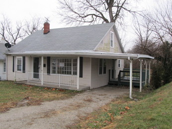 2310 Valleyview DrAlton, IL, 62002Madison County
