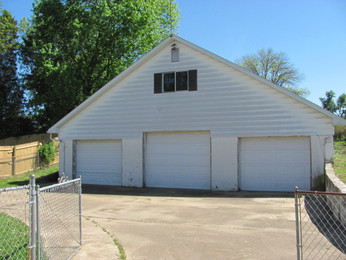 563 Pine StEast Alton, IL, 62024Madison County