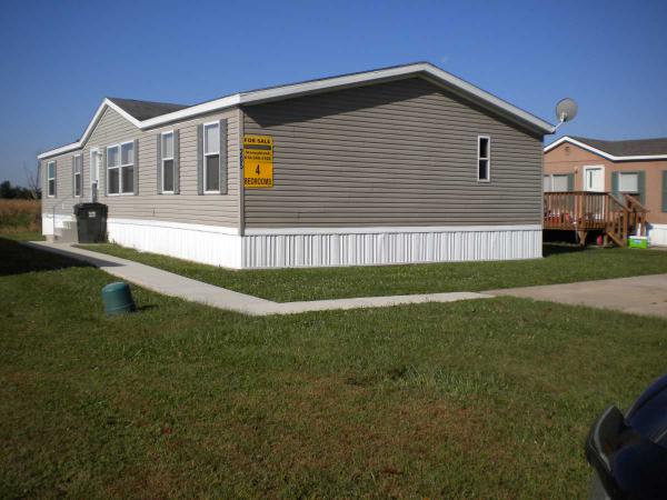 Stoneybrook Manufactured Home Community 205 CreekDupo, IL 62239