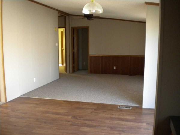 Stoneybrook Manufactured Home Community 205 CreekDupo, IL 62239