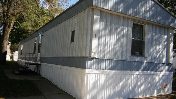 Northbrook Mobile Home Community 3430 N. Peoria Rd. Lot 82Springfield, IL 62702