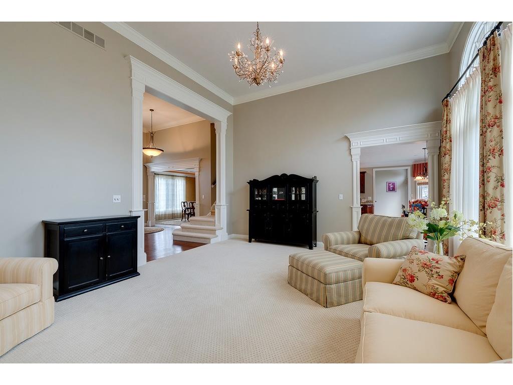 923 Twelve Oaks Drive, Carmel, IN 46032